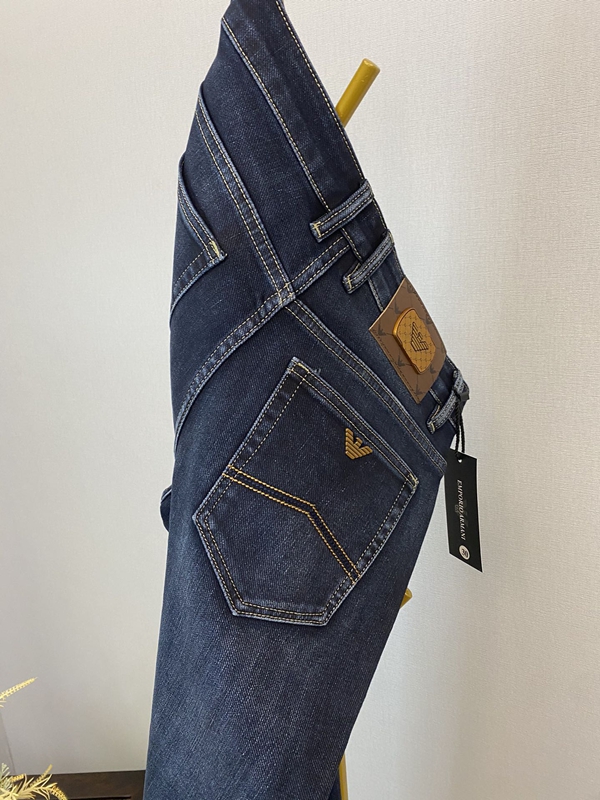 ブランドジーンズ着用イメージ